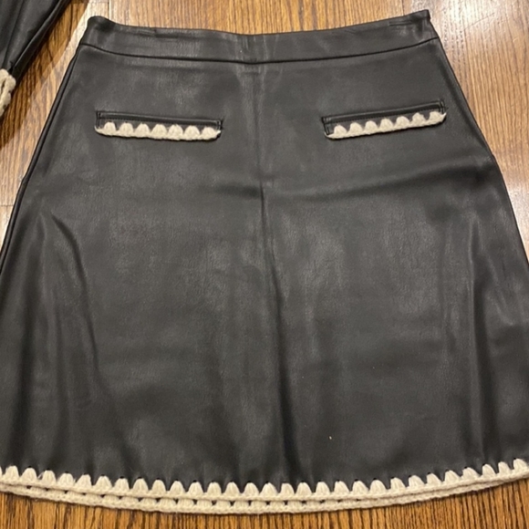ZARA Black Vegan Leather Skirt - Picture 3 of 7